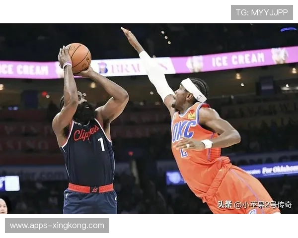 亚历山大公开喊话：不满意上赛季夺冠方式，要变得更强