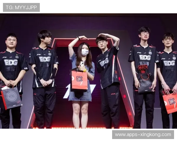 LPL转会夜：谁是赢家谁是被牺牲的棋子？