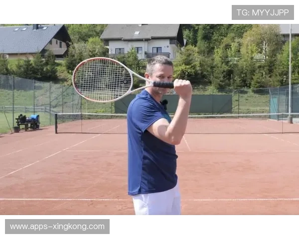 网球发球上旋训练专班：开启你的高效发球新纪元