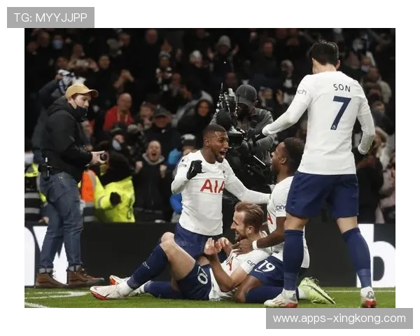 凯恩抢点轻推差点改写比分：一场在屏幕与心跳之间的体育软文