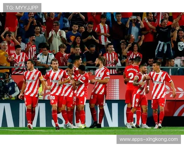 赫罗纳左右摇摆的推进战术,让对手防线彻底崩溃 赫罗纳左右摇摆的推进战术,让对手防线彻底崩溃