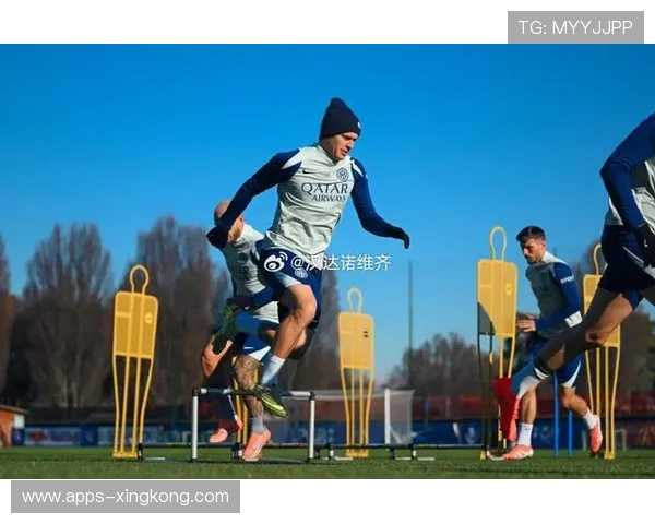 国米中场直塞发起连串致命进攻:精准传球背后的训练之道 国米中场直塞发起连串致命进攻:精准传球背后的训练之道