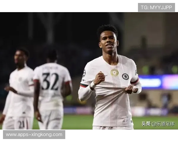 切尔西未能打破卡拉巴赫防线，2-2战平未能锁定胜局，切尔西2比2巴萨全场