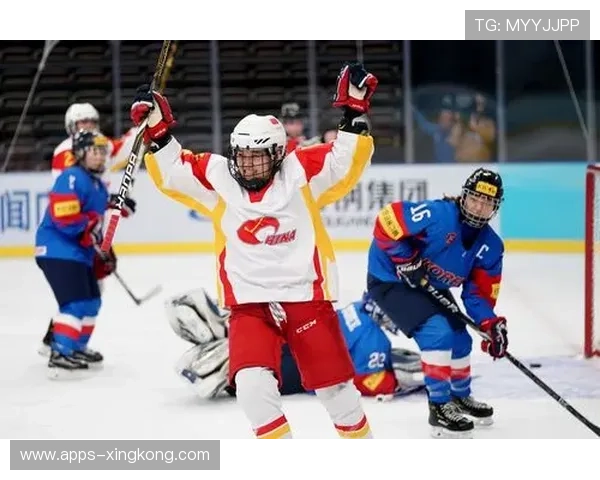 冰球队伍提升围板争夺能力,训练强度显著加大