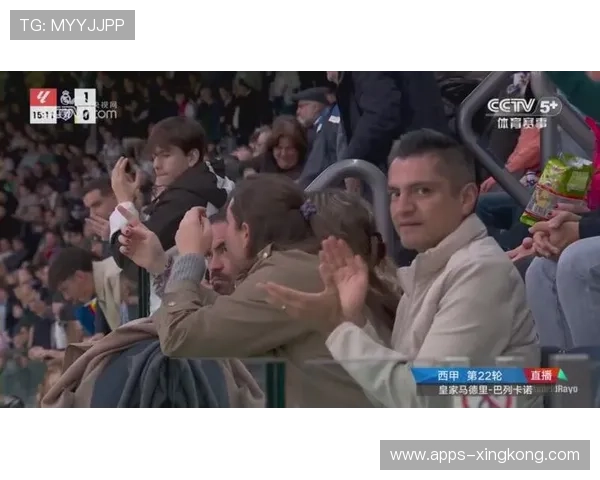 维尼修斯禁区左路内切爆射破门：一脚撕裂防线的艺术